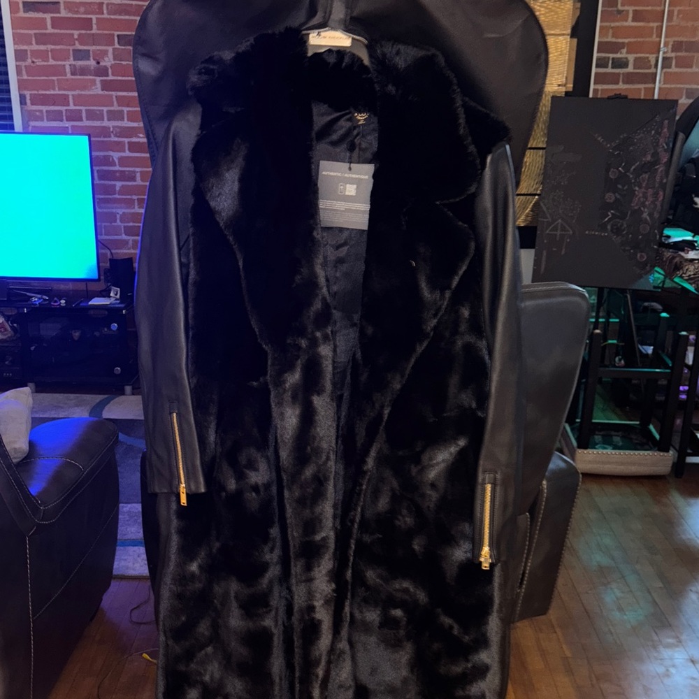 Moose knuckles black fur and leather coat